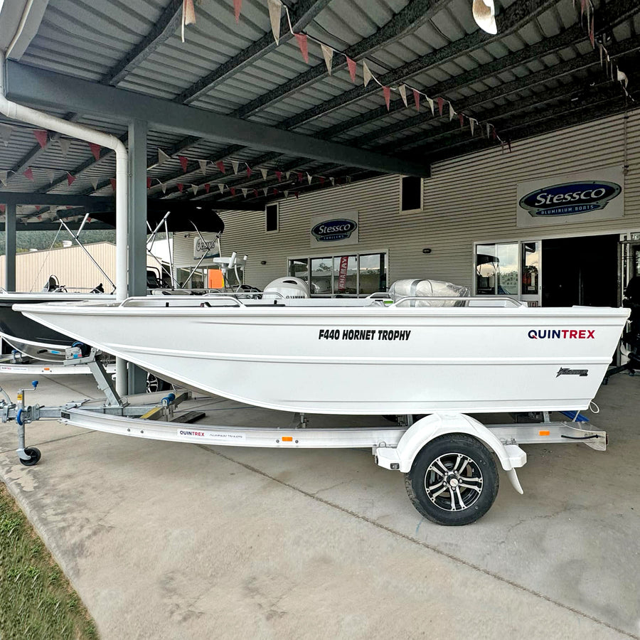 QUINTREX 440 Hornet Trophy