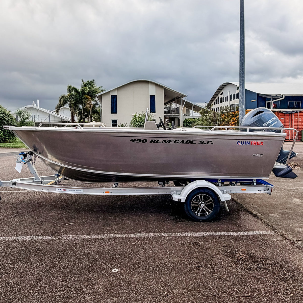 QUINTREX 490 Renegade SC