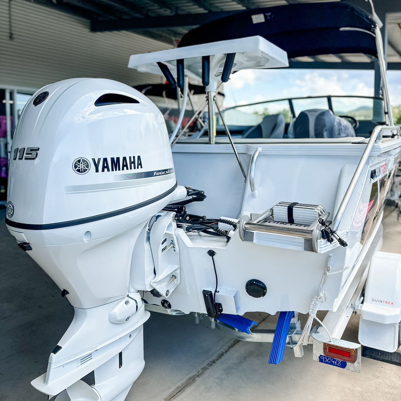 QUINTREX 520 Cruiseabout Pro